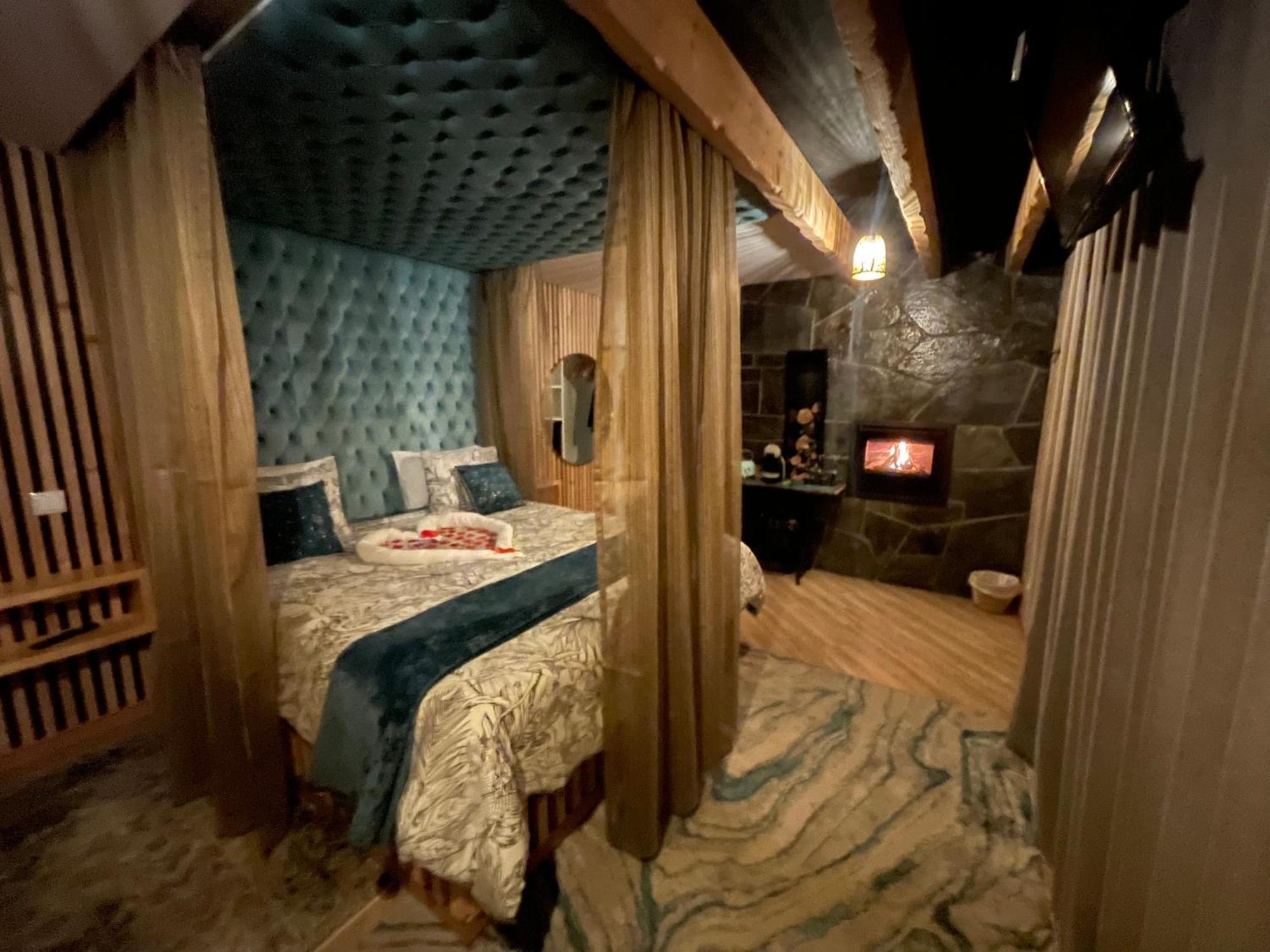 Muas Lodge *